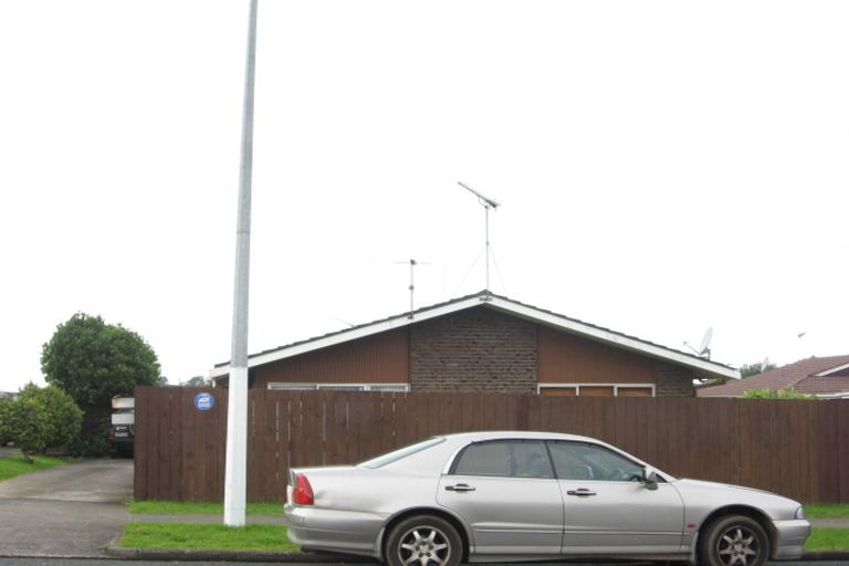 Photo of property in 2/170 Pigeon Mountain Road, Half Moon Bay, Auckland, 2012