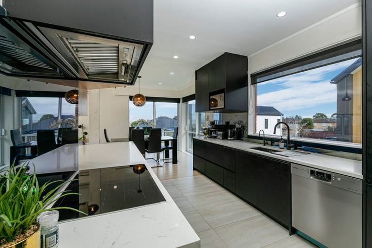Photo of property in 250 Don Buck Road, Massey, Auckland, 0614