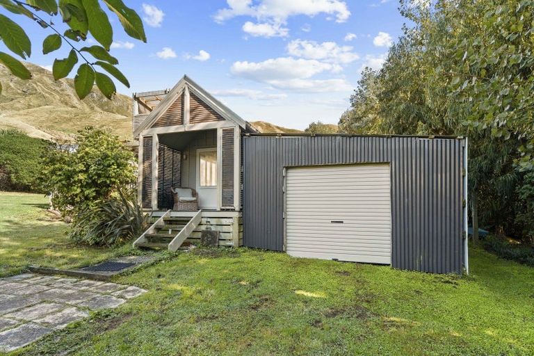 Photo of property in 645a Te Awaiti Road, Te Awaiti, Martinborough, 5782