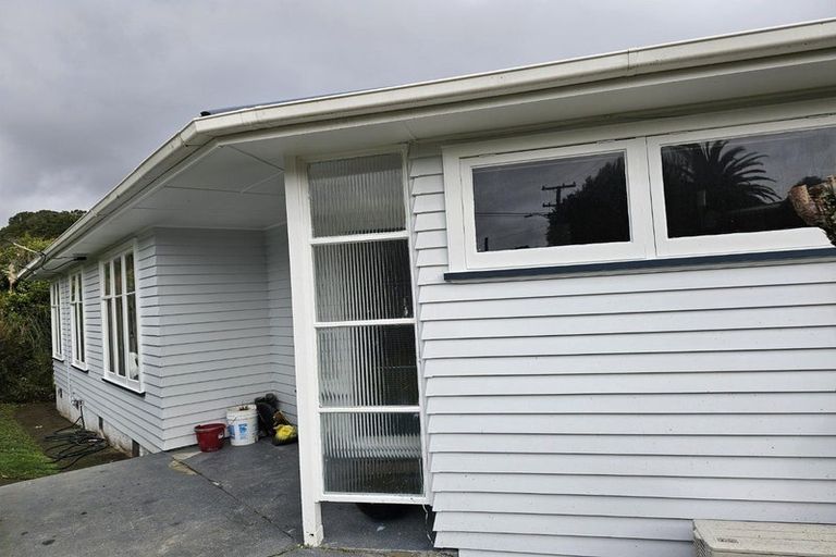 Photo of property in 6 Stephen Street, Tawa, Wellington, 5028