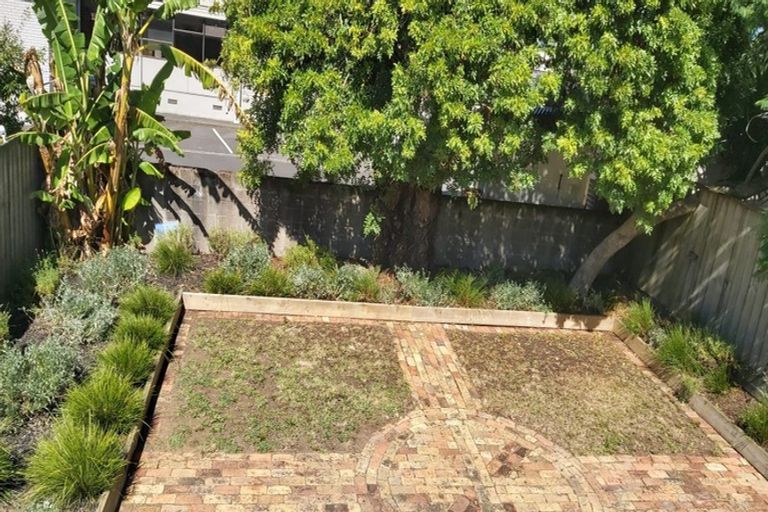 Photo of property in 31 Seafield View Road, Grafton, Auckland, 1023