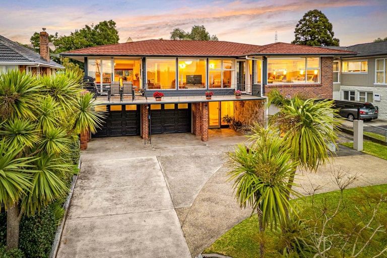 Photo of property in 76 Jaemont Avenue, Te Atatu South, Auckland, 0610