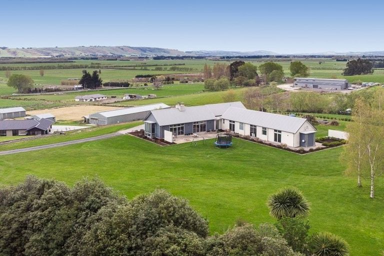 Photo of property in 412 Outram-mosgiel Road, North Taieri, Outram, 9073