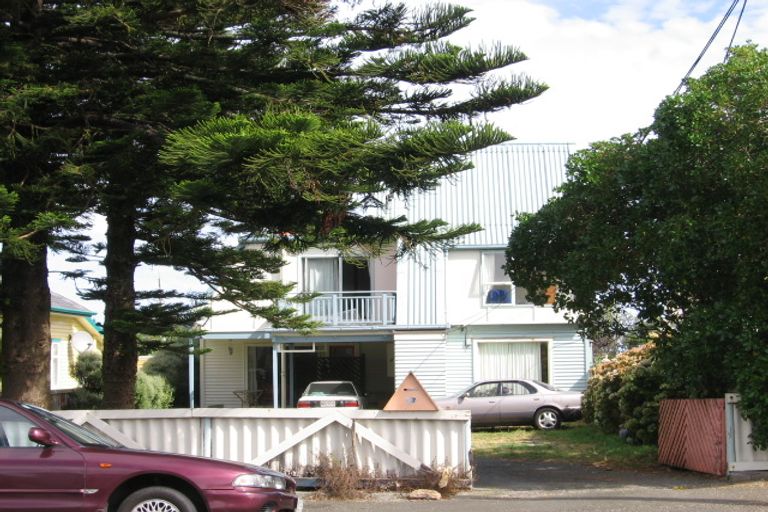 Photo of property in 17b Trent Street, Island Bay, Wellington, 6023