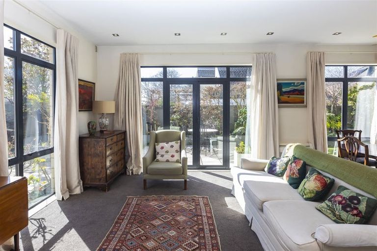 Photo of property in 5 Elmwood Road, Strowan, Christchurch, 8052