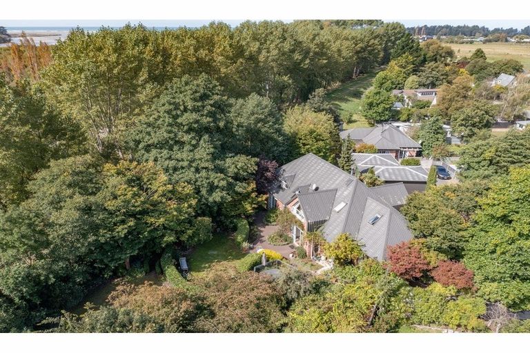 Photo of property in 14 Collins Drive, Waikuku Beach, 7402