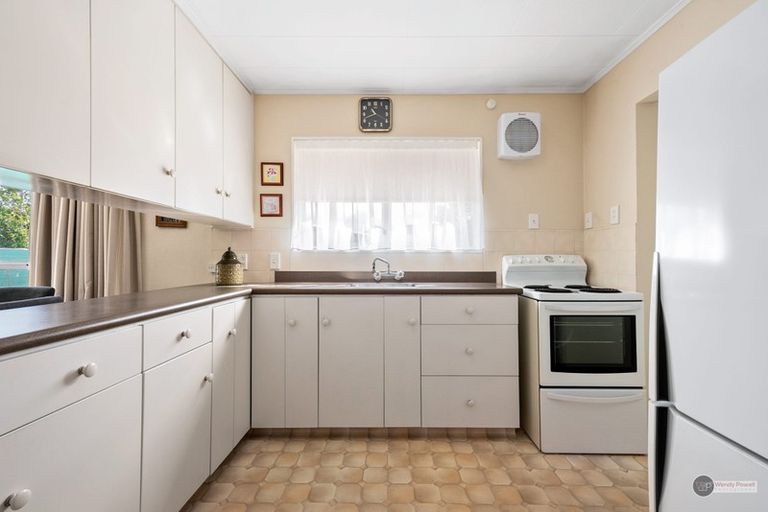 Photo of property in 11 Waddington Drive, Naenae, Lower Hutt, 5011