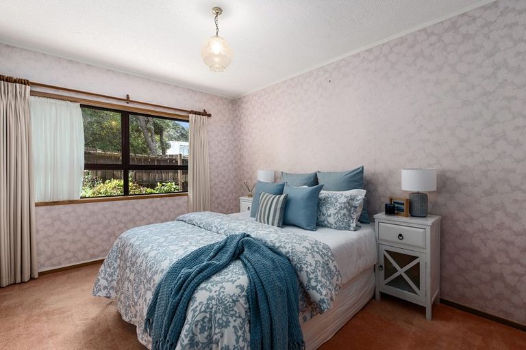 Photo of property in 2/30 Manly Esplanade, Browns Bay, Auckland, 0630