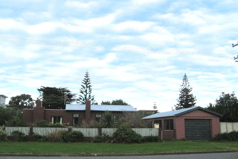 Photo of property in 56 Moana Street, Otaki Beach, Otaki, 5512
