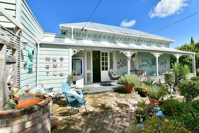 Photo of property in 2b Mcleod Street, Helensville, 0800