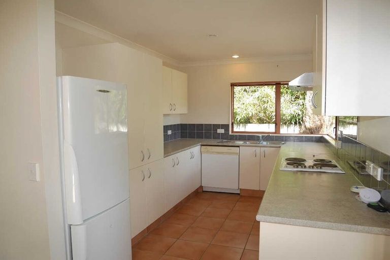 Photo of property in 72 Hinemoa Street, Paraparaumu, 5032