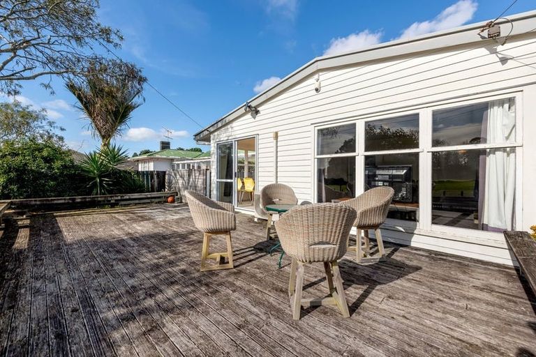 Photo of property in 26 Tiraumea Drive, Pakuranga, Auckland, 2010