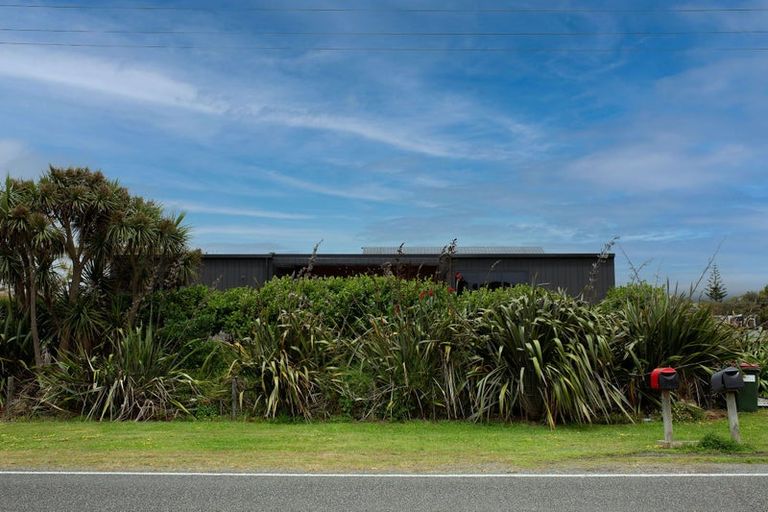 Photo of property in 35 Paetawa Road, Peka Peka, Waikanae, 5391