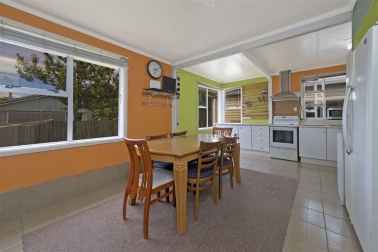 Photo of property in 25 Lambeth Crescent, Northcote, Christchurch, 8052