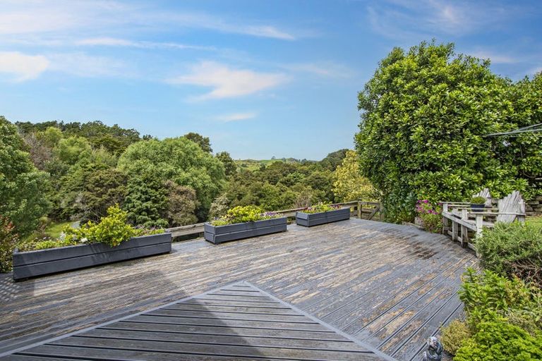 Photo of property in 37 Pahi Road, Paparoa, 0571