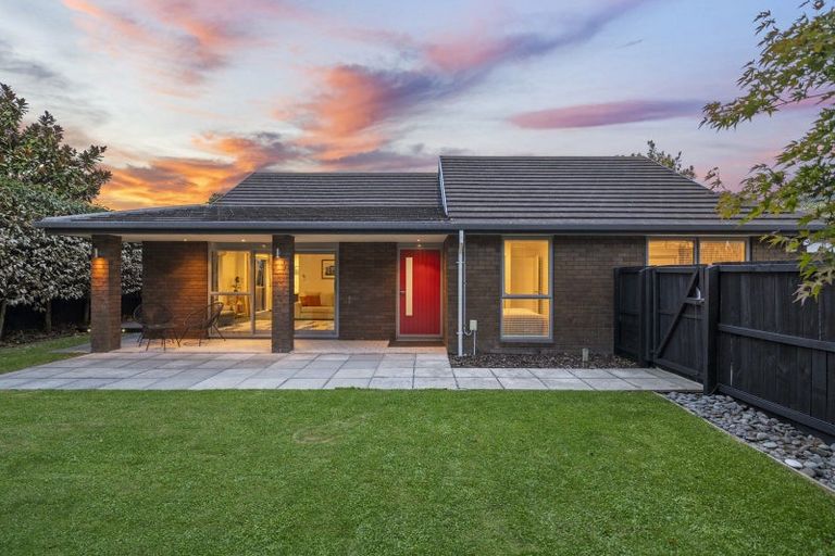 Photo of property in 111 Weston Road, St Albans, Christchurch, 8052