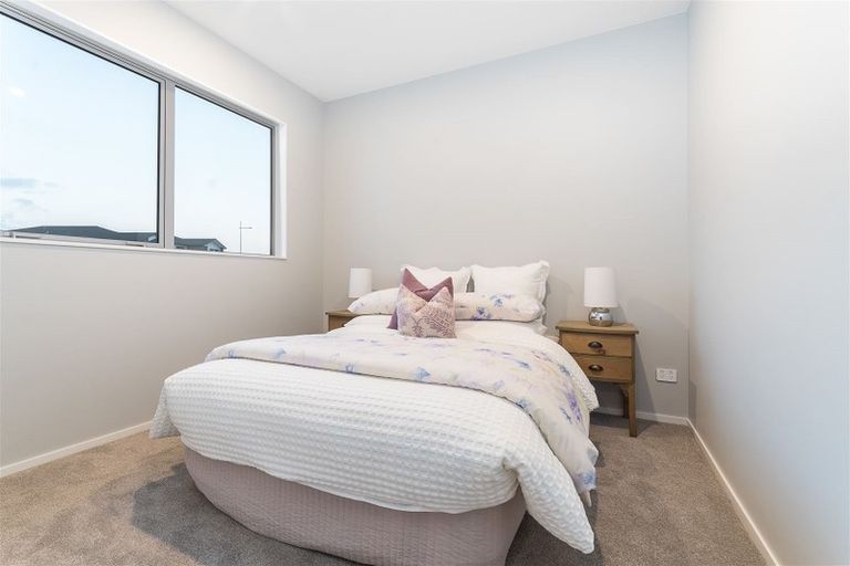 Photo of property in 54 Ashley Avenue, Long Bay, Auckland, 0630