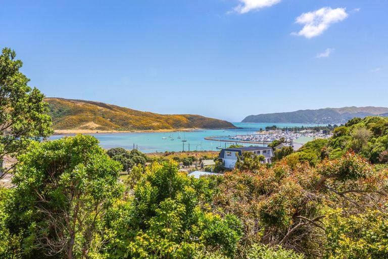 Photo of property in 6 Kiriwai Road, Paremata, Porirua, 5024