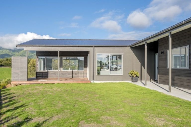 Photo of property in 3 Lamont Place, Waikanae, 5036