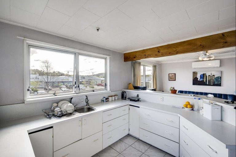 Photo of property in 2/8 Lee Road, Taradale, Napier, 4112