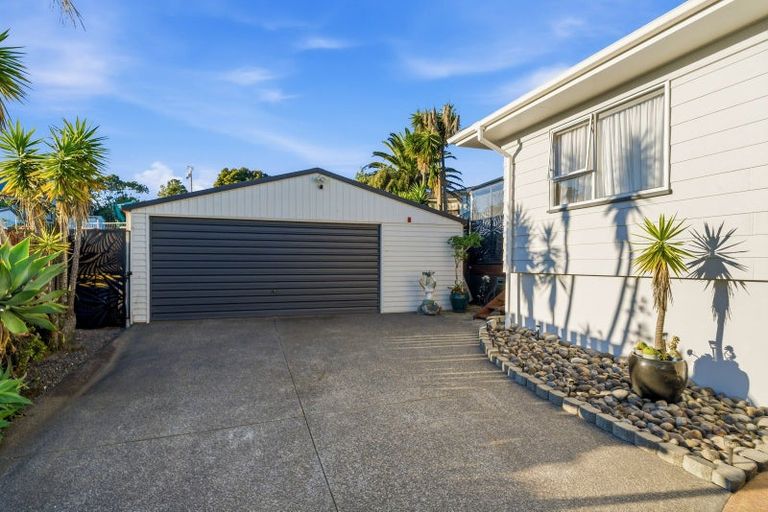 Photo of property in 12 Pahi Place, West Harbour, Auckland, 0618