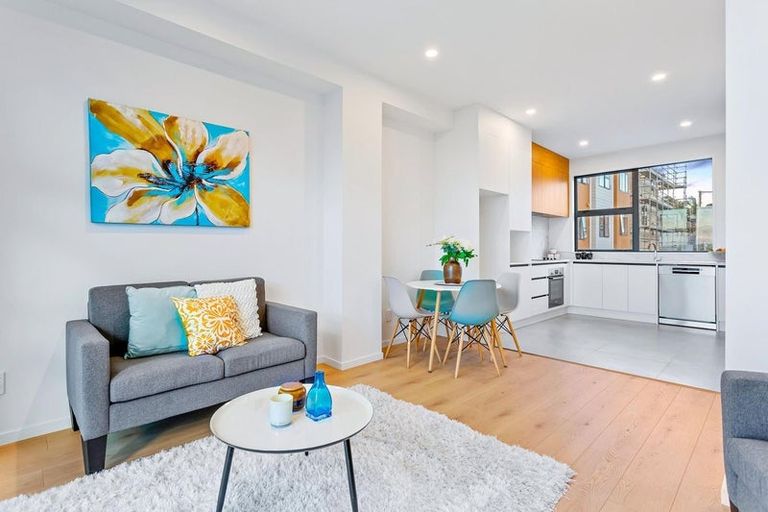 Photo of property in 10/28 Lavelle Road, Henderson, Auckland, 0612