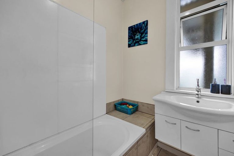 Photo of property in 570 South Road, Hawera, 4672