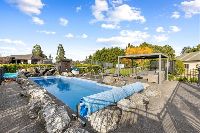 Photo of property in 44 Tutakarae Road, Kelvin Grove, Palmerston North, 4470