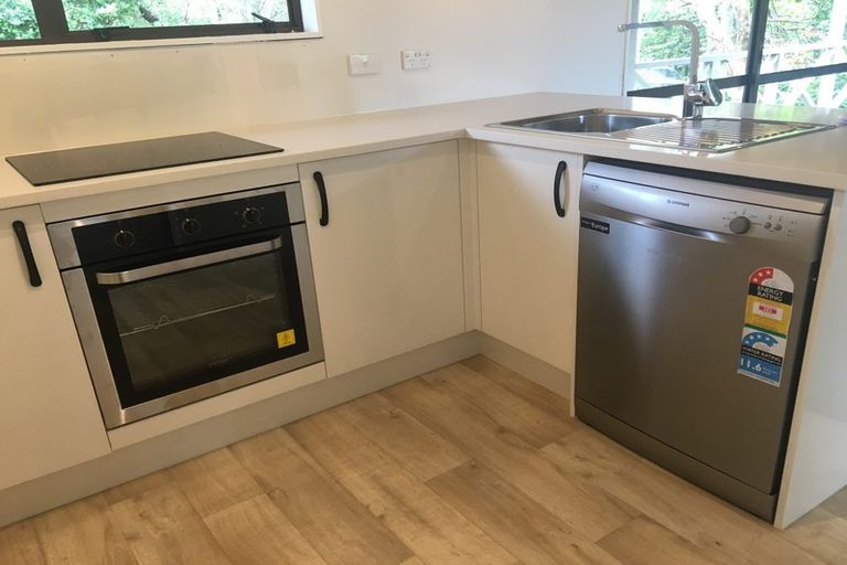 Photo of property in 1/11 Taipari Road, Te Atatu Peninsula, Auckland, 0610