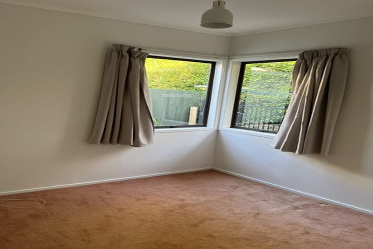 Photo of property in 1/15 Micawber Place, Mellons Bay, Auckland, 2014