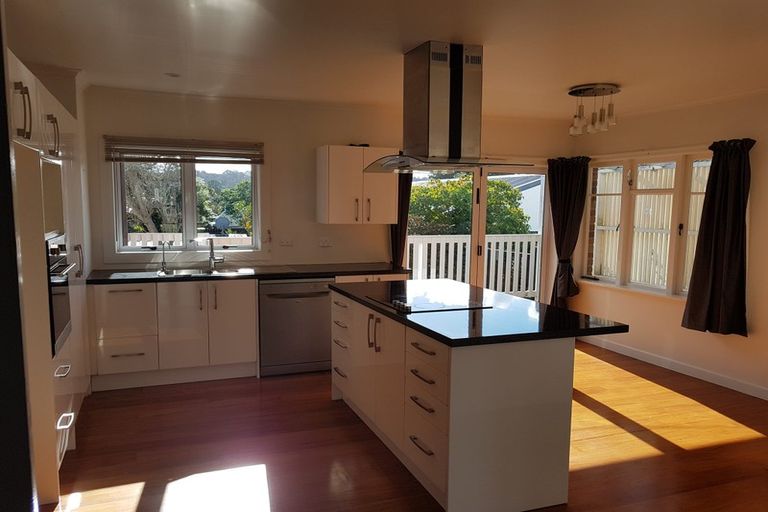 Photo of property in 176 Beach Haven Road, Beach Haven, Auckland, 0626