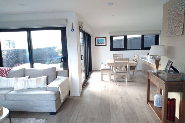 Photo of property in 148a Hutchinsons Road, Bucklands Beach, Auckland, 2014