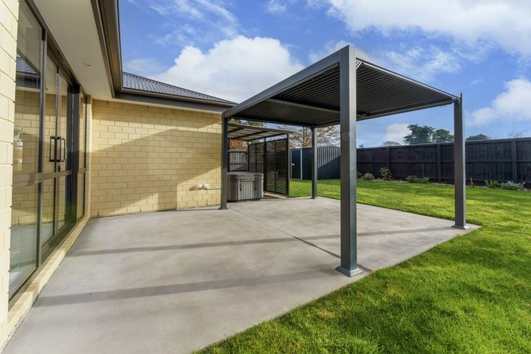 Photo of property in 39 Tara Crescent, Woodend, 7610