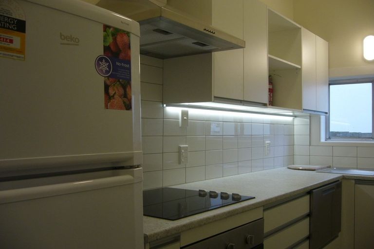 Photo of property in 4 Hawker Street, Mount Victoria, Wellington, 6011