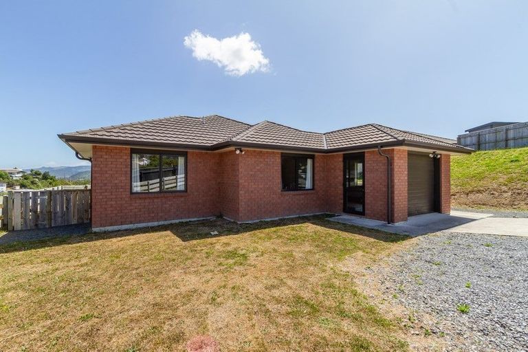 Photo of property in 78 Sunstone Crescent, Timberlea, Upper Hutt, 5018