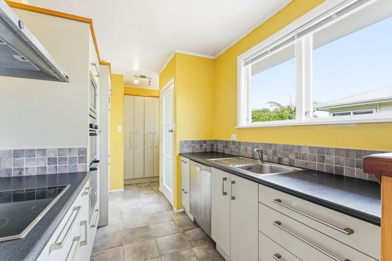 Photo of property in 106 Mclean Street, Woodville, 4920