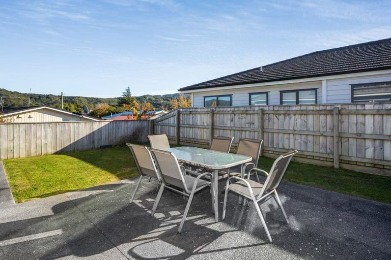 Photo of property in 11 Henrietta Maxwell Grove, Wainuiomata, Lower Hutt, 5014