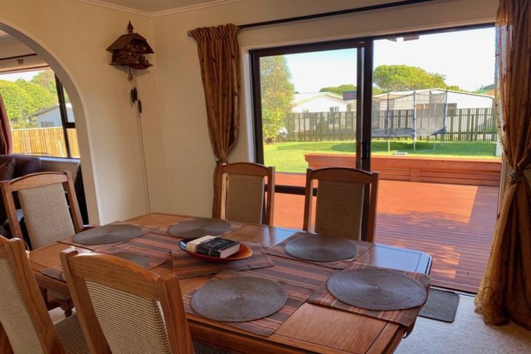 Photo of property in 5 Renata Road, Otaki, 5512