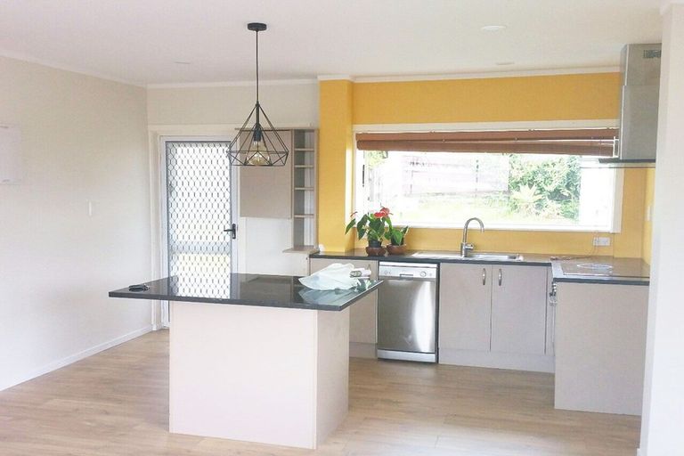 Photo of property in 2/28 Salisbury Road, Birkdale, Auckland, 0626