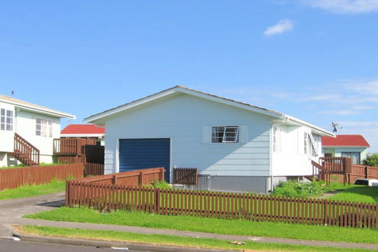 Photo of property in 2/70 Charntay Avenue, Clover Park, Auckland, 2019