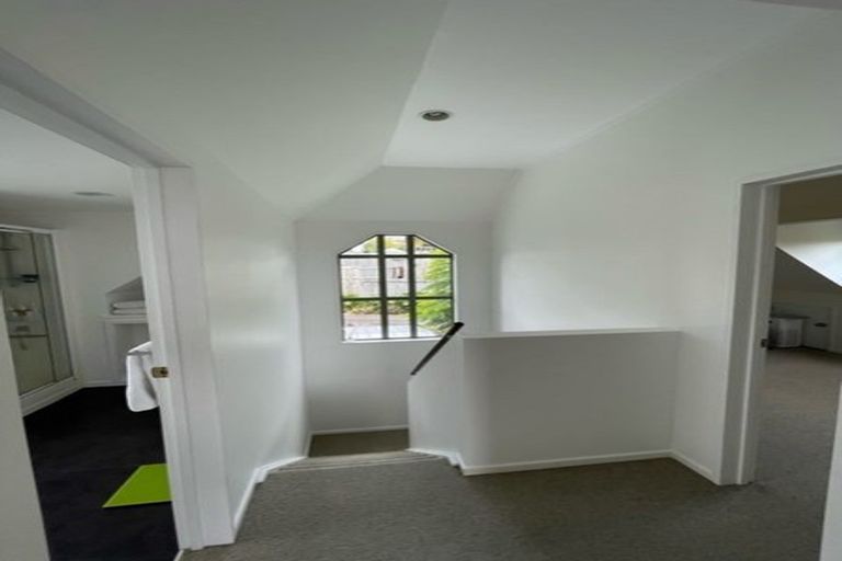 Photo of property in 2/18 Verbena Road, Birkdale, Auckland, 0626