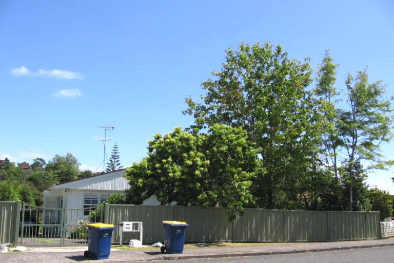 Photo of property in 97 Stott Avenue, Birkdale, Auckland, 0626