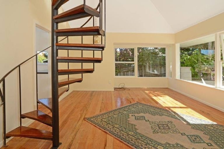 Photo of property in 2/20 Saint Peters Street, Northcote, Auckland, 0627