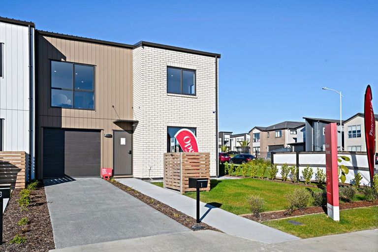 Photo of property in 1 Nga Pona Toru Road, Flat Bush, Auckland, 2019