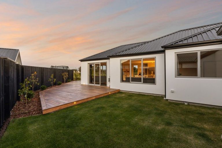 Photo of property in 2 Larissa Road, Halswell, Christchurch, 8025