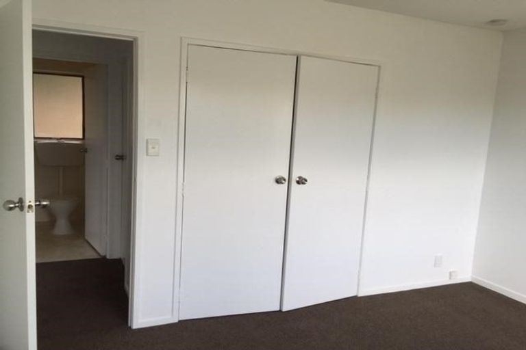 Photo of property in 2/23 Kenmure Avenue, Forrest Hill, Auckland, 0620