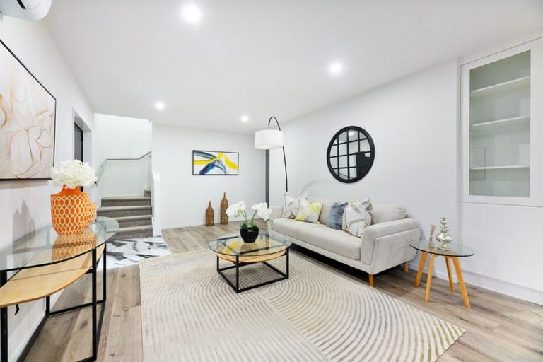 Photo of property in 292 Birdwood Road, Massey, Auckland, 0614