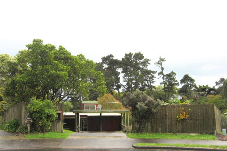 Photo of property in 22 Montressor Place, Howick, Auckland, 2014
