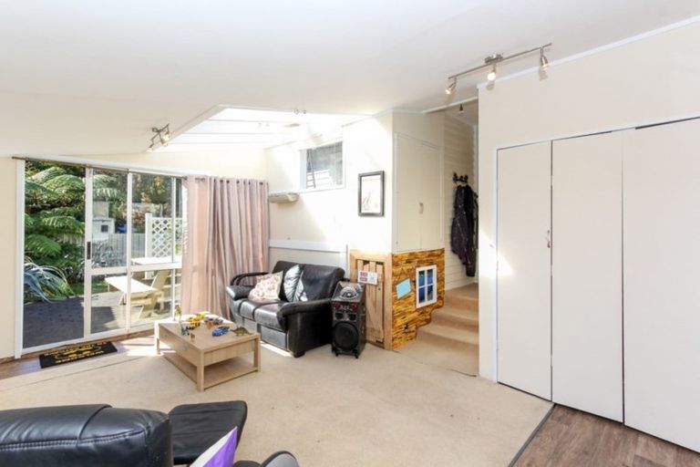 Photo of property in 33 Pembroke Street, Westown, New Plymouth, 4310