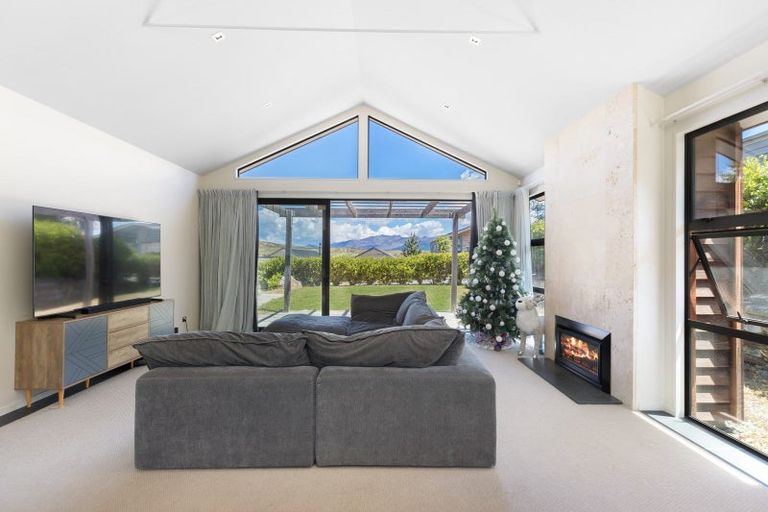 Photo of property in 4 Jackby Court, Jacks Point, Queenstown, 9371